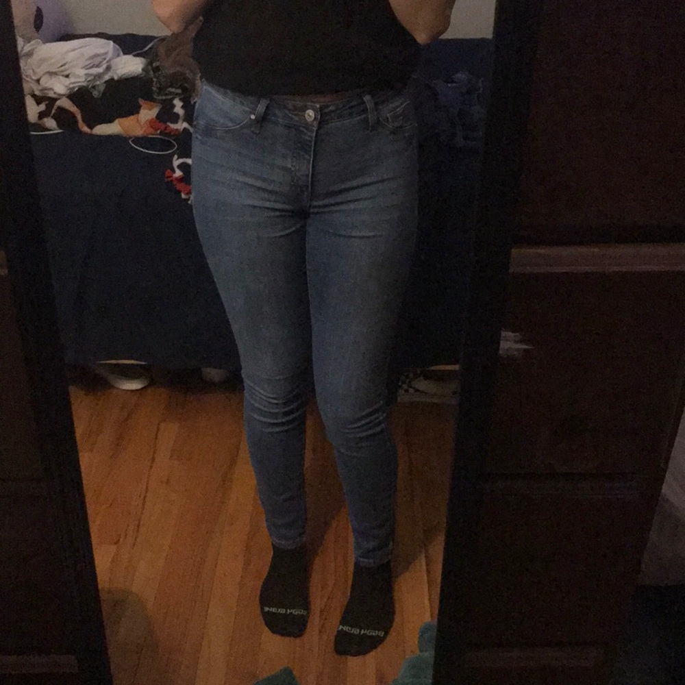 Mid rise skinny jeans